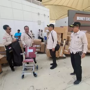 Kursi Roda Baru