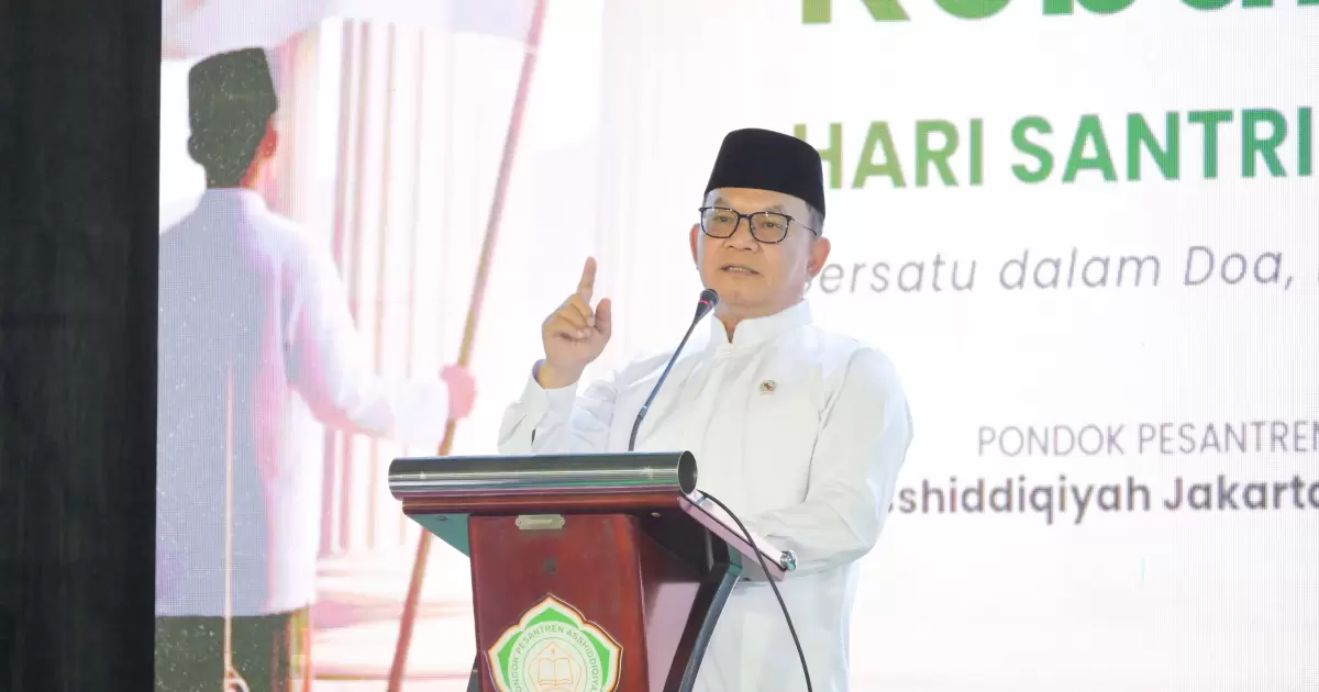 Menko Polkam Sampaikan Pesan Prabowo: Loyalitas Santri Hanya kepada Merah Putih