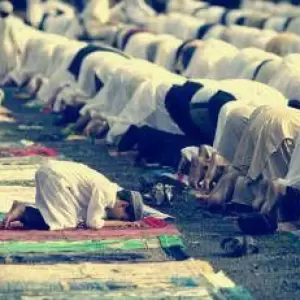 Panduan Lengkap Shalat Istisqa: Hukum, Waktu, dan Tata Caranya