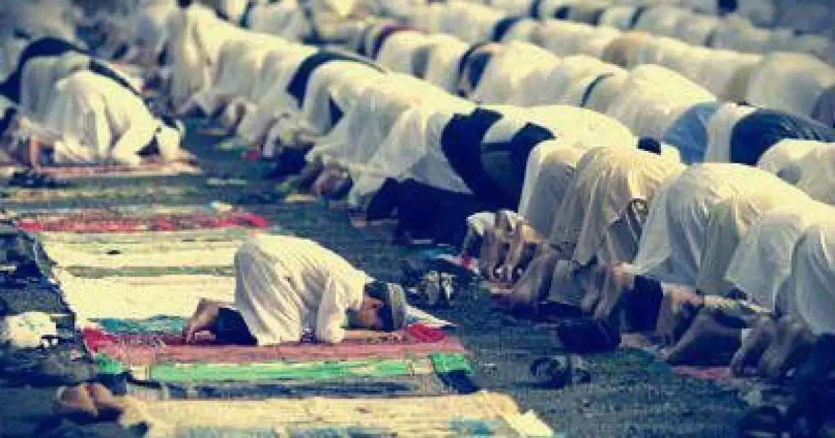 Panduan Lengkap Shalat Istisqa: Hukum, Waktu, dan Tata Caranya