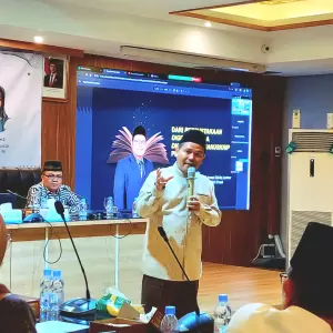 Prof Haris