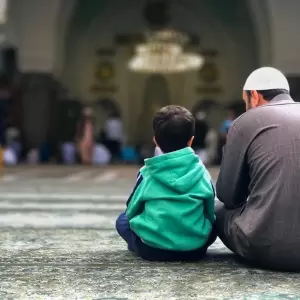 Khutbah Jumat: Peran Penting Seorang Ayah dalam Tumbuh Kembangnya Setiap Anak