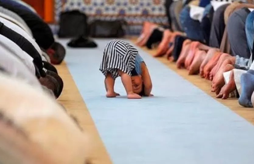 Gerakan Tiga Kali, Benarkah Membatalkan Shalat