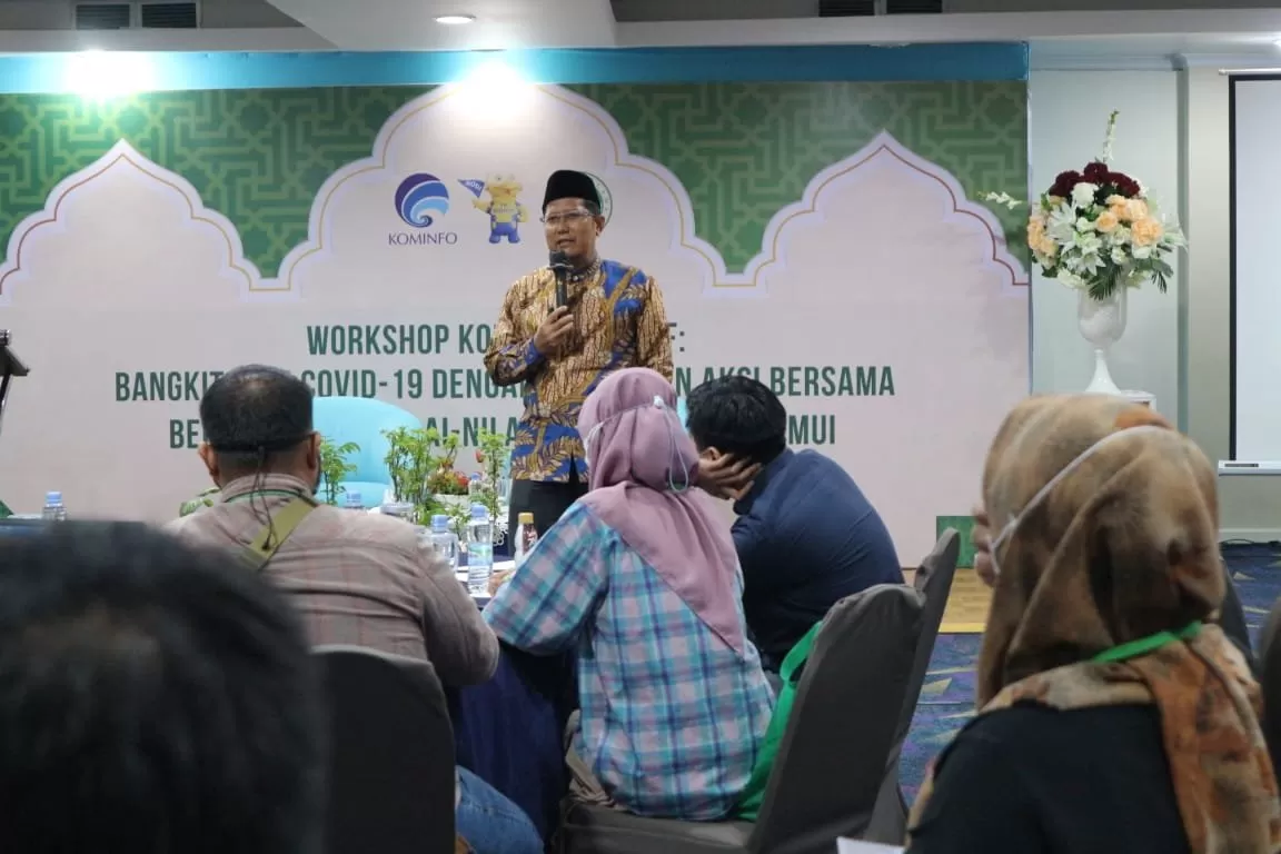 KH Cholil Nafis: Perang Kita di Dunia Maya