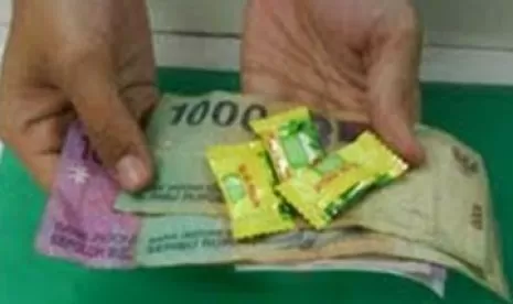 Kasir Ganti Uang Kembalian dengan Permen, Bagaimana Hukumnya?