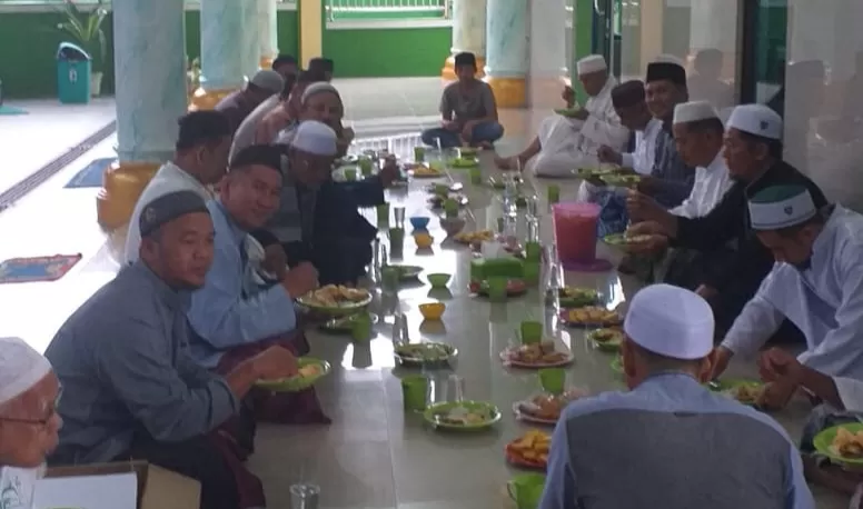 Sajadah Panjang di Sela-Sela KHI 2022, Upaya Para Ulama MUI Menyapa Umat