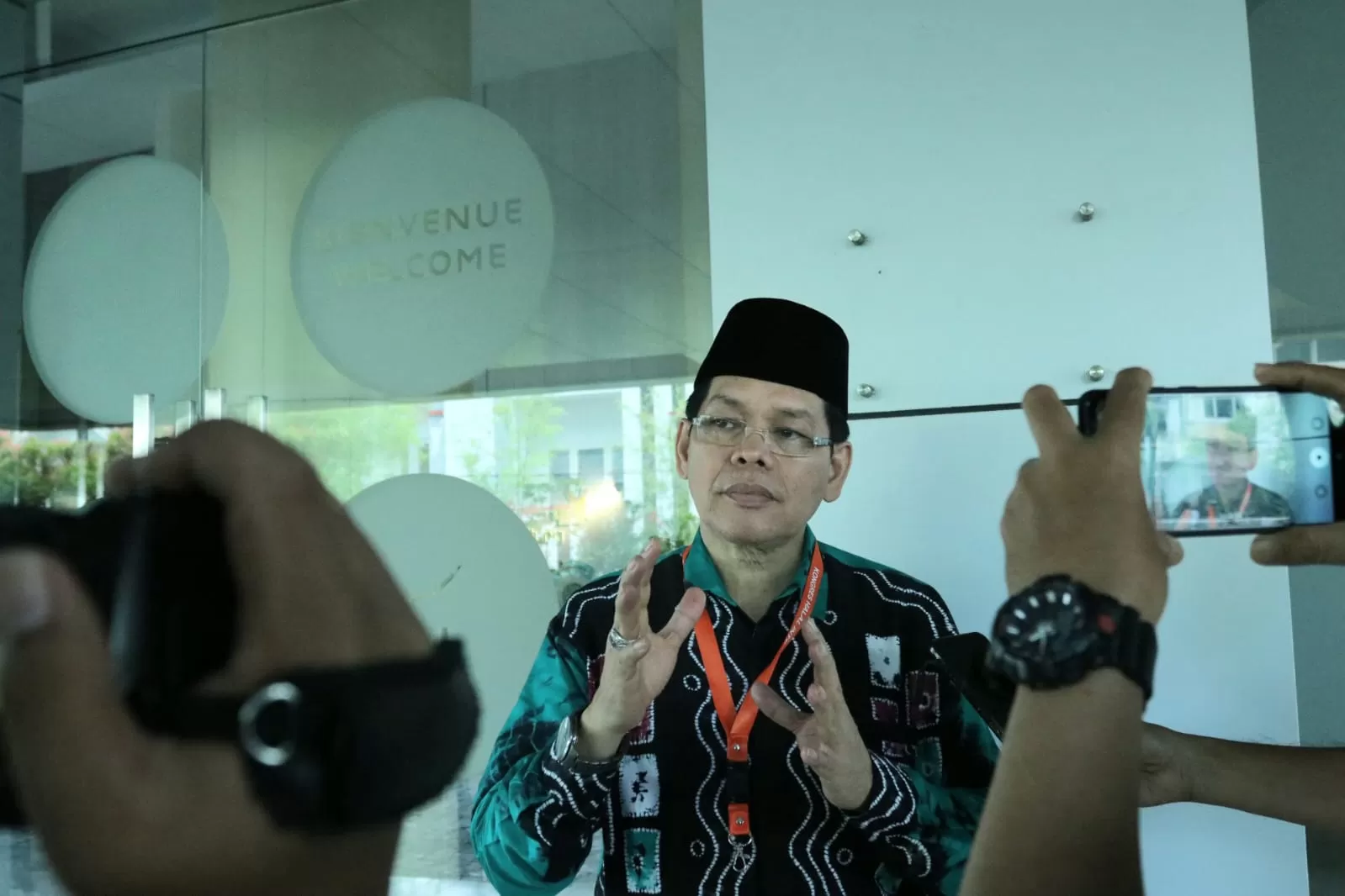 PN Surabaya Legalkan Menikah Beda Agama, Sekjen MUI: Bertentangan dengan Aturan Negara