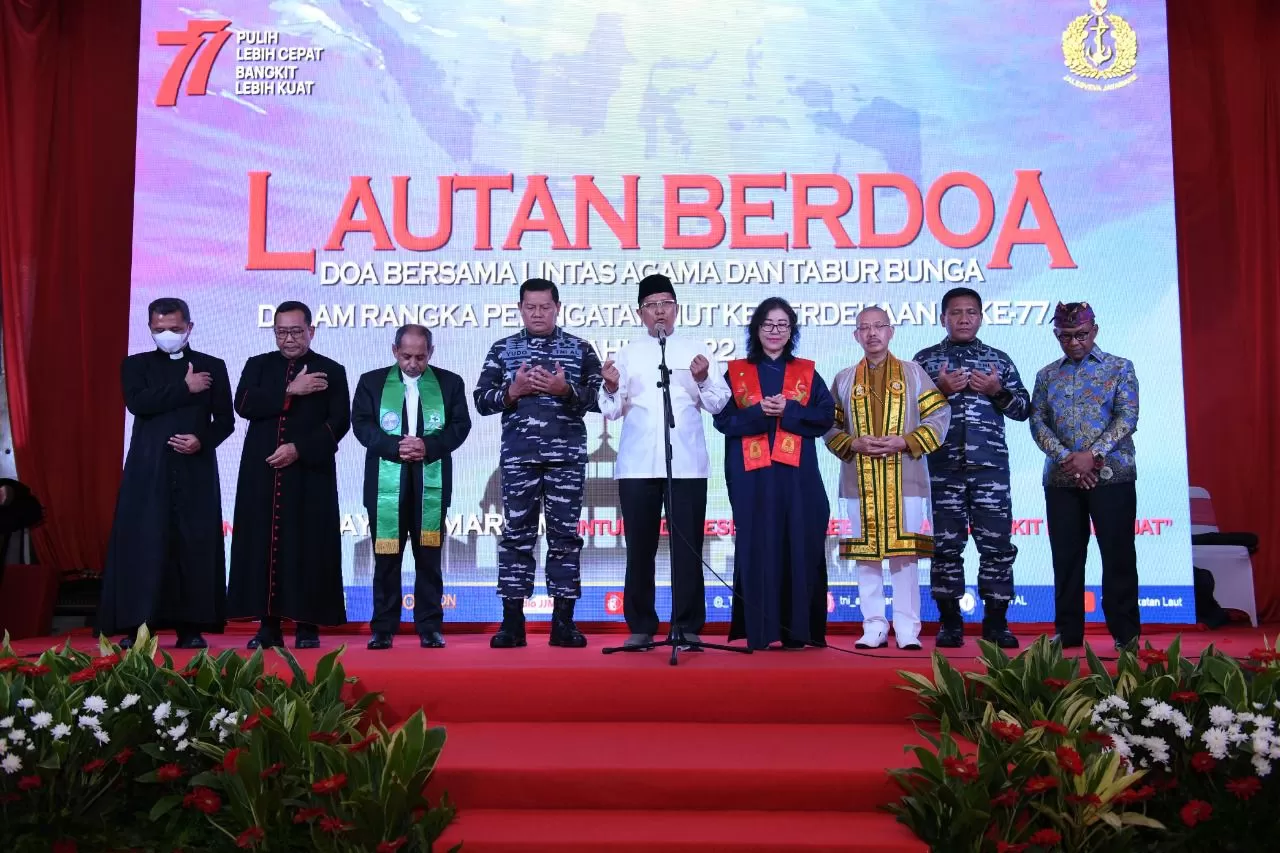Doa Bersama di KRI Semarang-594 TNI AL, Kiai Cholil Nafis: Agama Fondasi Bangun Nasionalisme