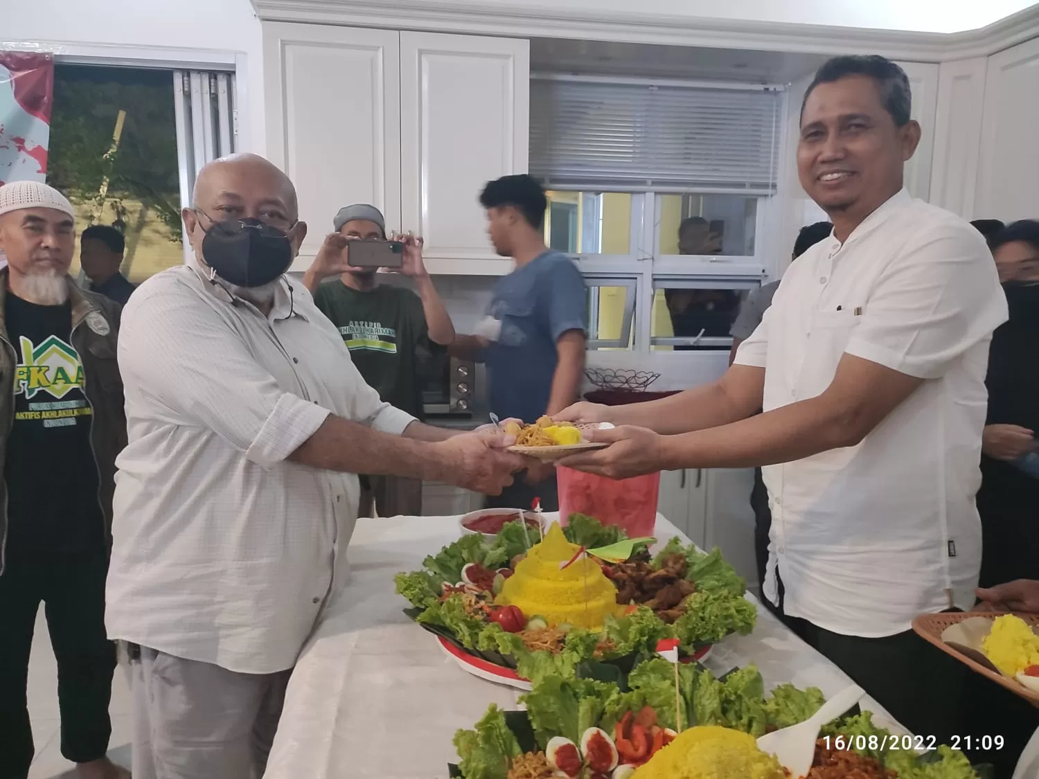 FKAAI Rayakan Kemerdekaan ke 77 RI dengan Potong Tumpeng