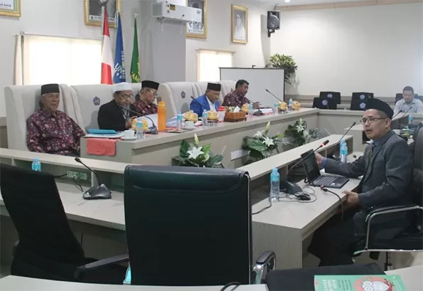 Ketua MUI Tana Toraja Ujian Proposal Disertasi S3 PAI di Unismuh Makassar 