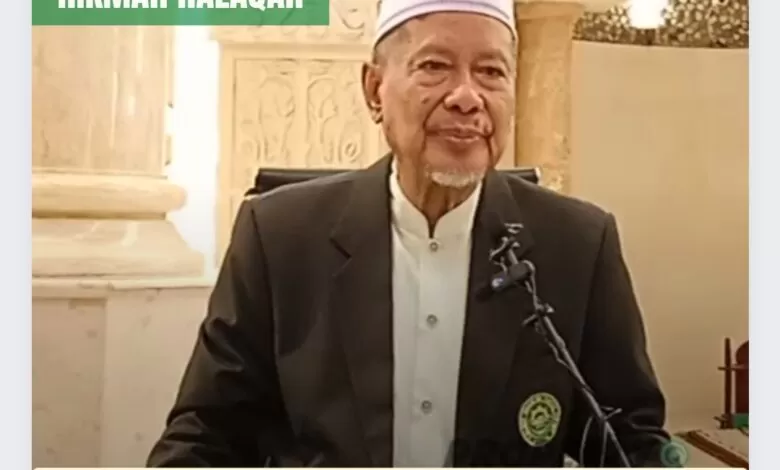 HIKMAH HALAQAH: Perintah Bersegera Dan Mengambil Shaf Pertama Dalam Shalat Berjamaah