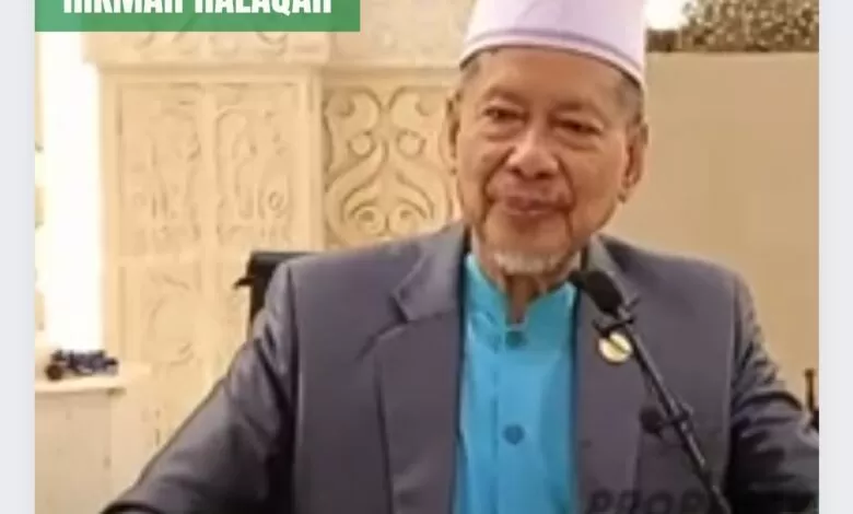 HIKMAH HALAQAH : Sunat Meringankan Bacaan Dalam Shalat
