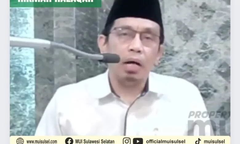 HIKMAH HALAQAH: Hukum Azan Dua Kali pada Salat Jumat