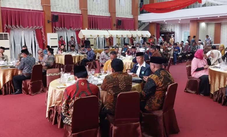 Gubernur Jamu Peserta PINBAS MUI Di Rumah Dinas
