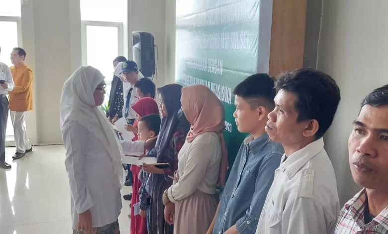 MUI Sulsel Serahkan Beasiswa pada Anjangsana Kanwil Kemenag Sulsel