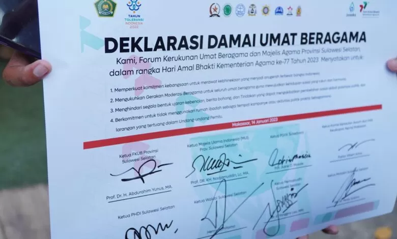 Ketua MUI Sulsel Tandatangani Deklarasi Damai Umat Beragama