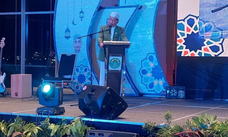 Dewan Pembina MUI Sulsel Bawakan Hikmah HBH Santri DDI Makassar di Hotel Rinra