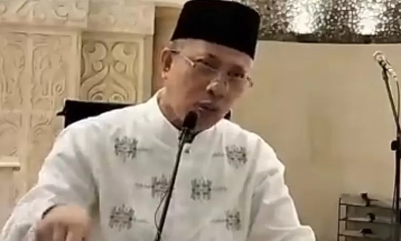 HIKMAH HALAQAH: Ancaman Bagi Yang Meninggalkan Salat Jumat.