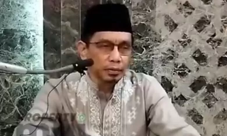 HIKMAH HALAQAH: Bangunan Pertama dan Penuh Berkah di Bumi