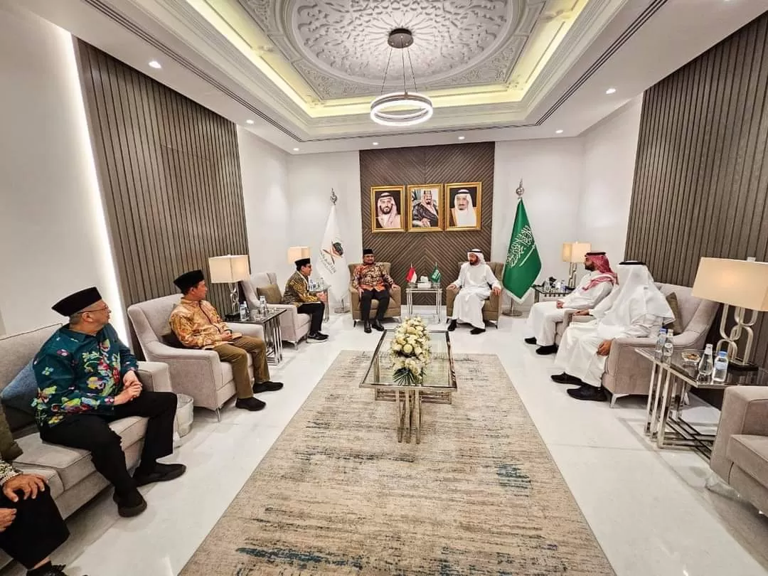 Bertemu Menhaj Saudi, Menag Sampaikan Problem Layanan Armina 1444 H
